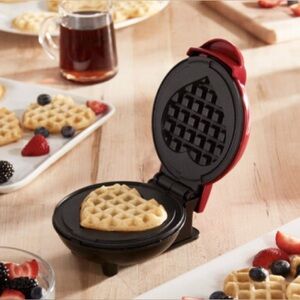 DASH MINI WAFFLE MAKER